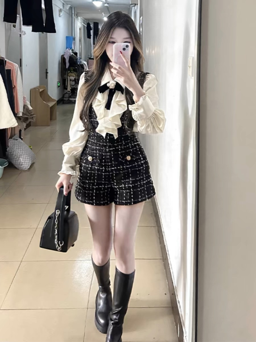 秋季小香风格纹背带短裤法式通勤荷叶边衬衫上衣小个子两件套装