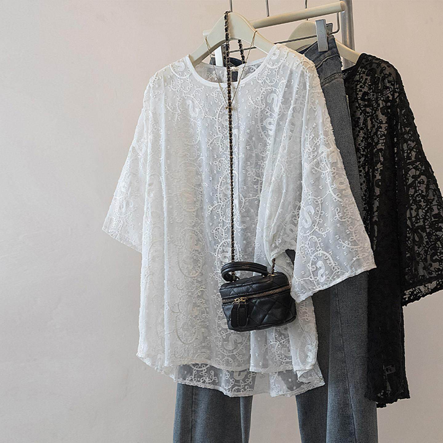 设计感镂空微透短袖蕾丝打底衫女夏大码胖mm显瘦气质外搭罩衫上衣