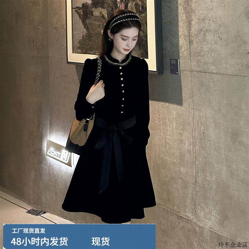 赫本风拼接黑色丝绒连衣裙女2025新款巨好看的早秋显瘦裙子荷叶裙