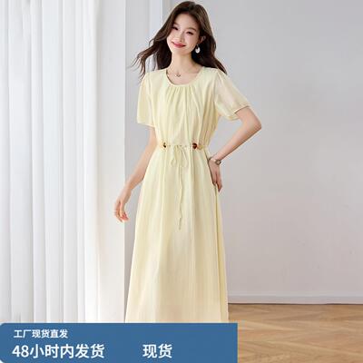2026夏新款时尚高级感巨好看气质淡雅系带收腰减龄中长款连衣裙女