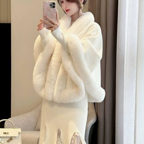 2025加绒温柔仙女加厚斗篷披肩旗袍秋冬百搭保暖毛绒领洛丽塔