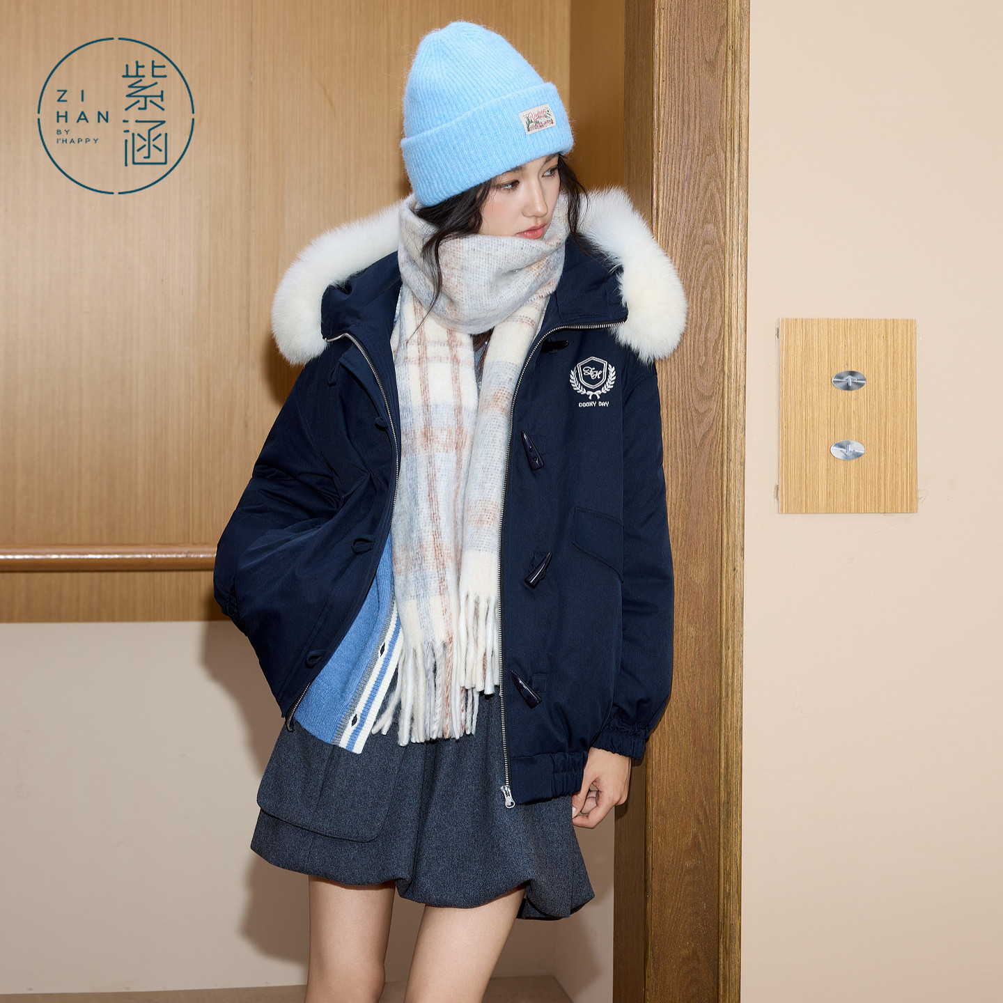 【好物体验专享】紫涵狐狸毛领连帽羽绒服女2025年冬新学院风鸭绒