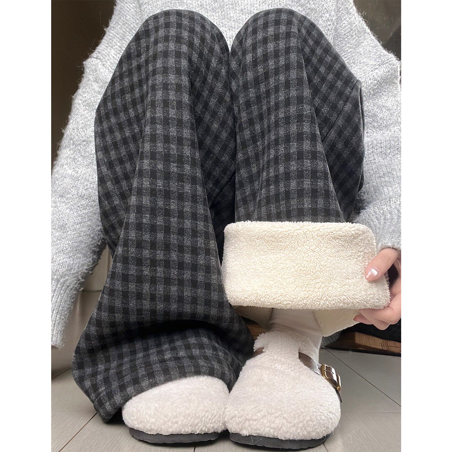 羊羔绒灰黑色格子裤女秋冬2025年新款高腰显瘦宽松加绒加厚阔腿裤