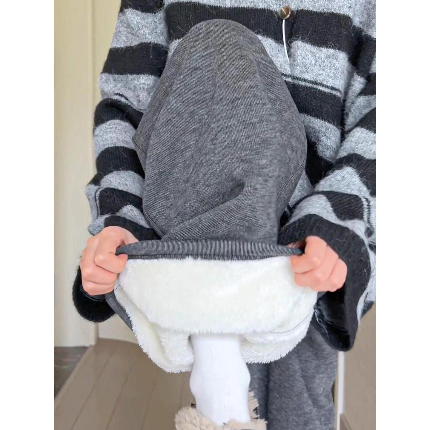 深灰色慵懒加绒糯米阔腿裤女秋冬2025新款高腰垂感宽松显瘦休闲裤