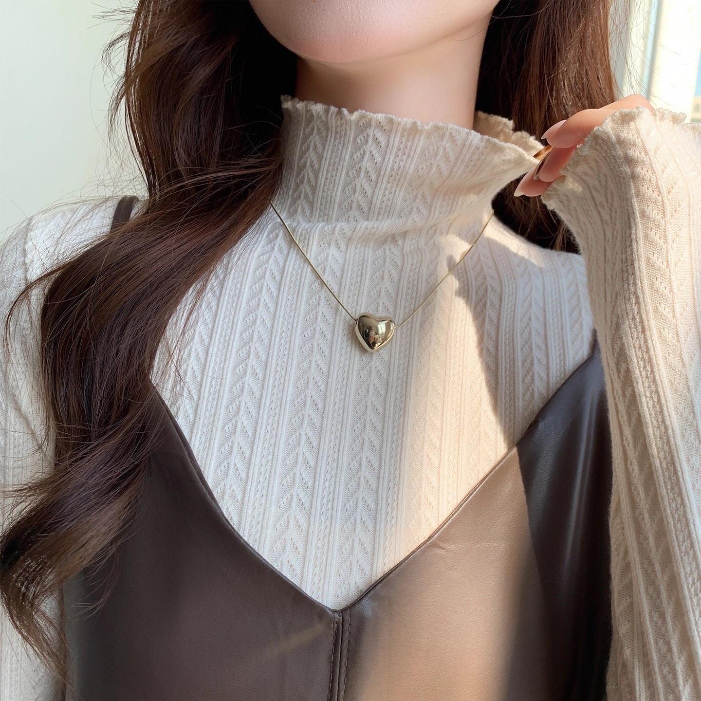 极简风高领针织打底衫女秋冬2025年新款修身显瘦百搭保暖长袖上衣