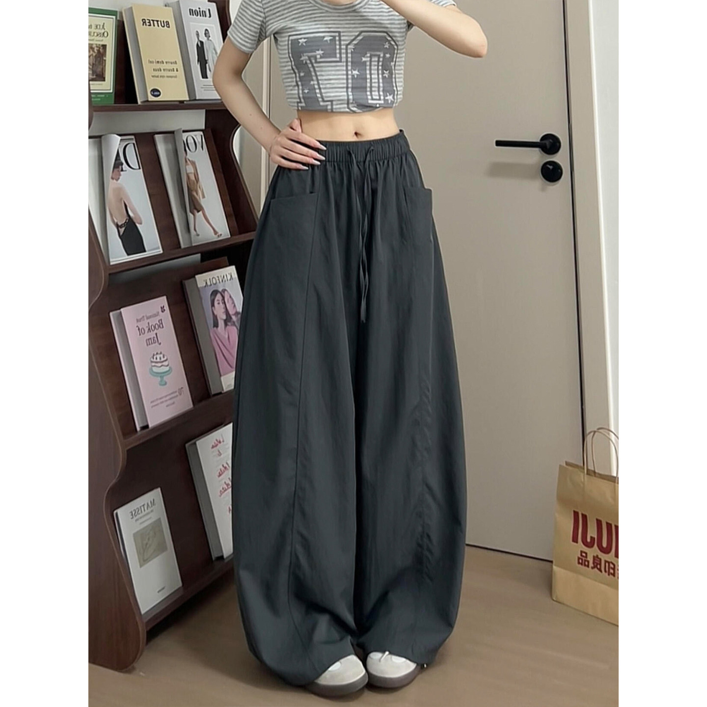 深灰色韩系冰丝休闲裤女2026年夏季新款高腰显瘦抽绳松弛感阔腿裤图片