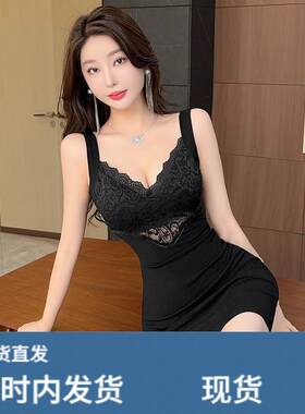 辣妹风性感吊带连衣裙女夏季设计感拼接蕾丝V领显瘦紧身包臂短裙