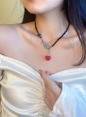 2023新款原创设计字母爱心黑色水晶项链锁骨链love吊坠甜美气质潮