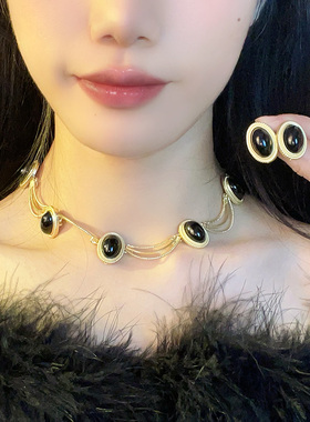 合金圆形女式复古风套装