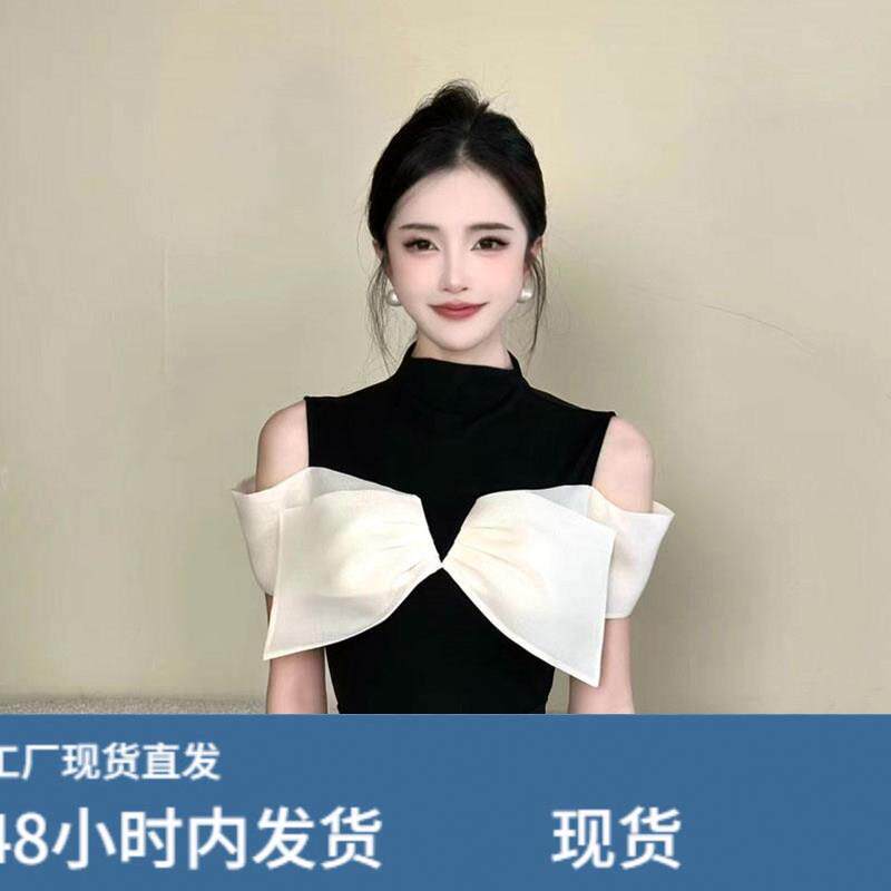 今年流行的爆款女装夏季2026新款露肩拼接T恤独特漂亮巨好看上衣图片