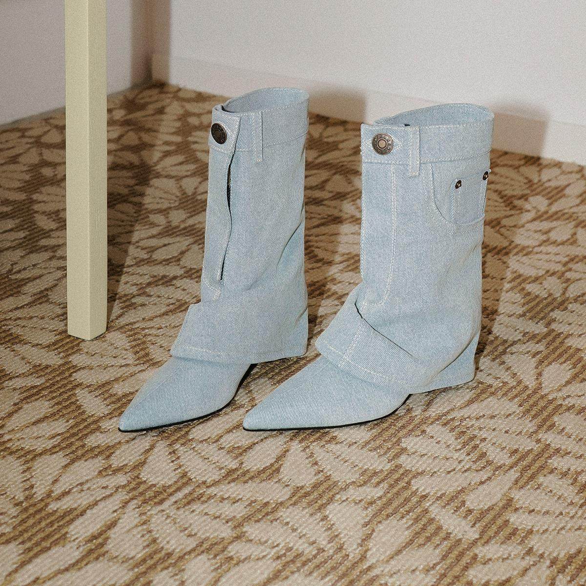 梨小七~新款牛仔蓝小众时尚辣妹炸街裤管靴女尖头拉炼气质时装靴