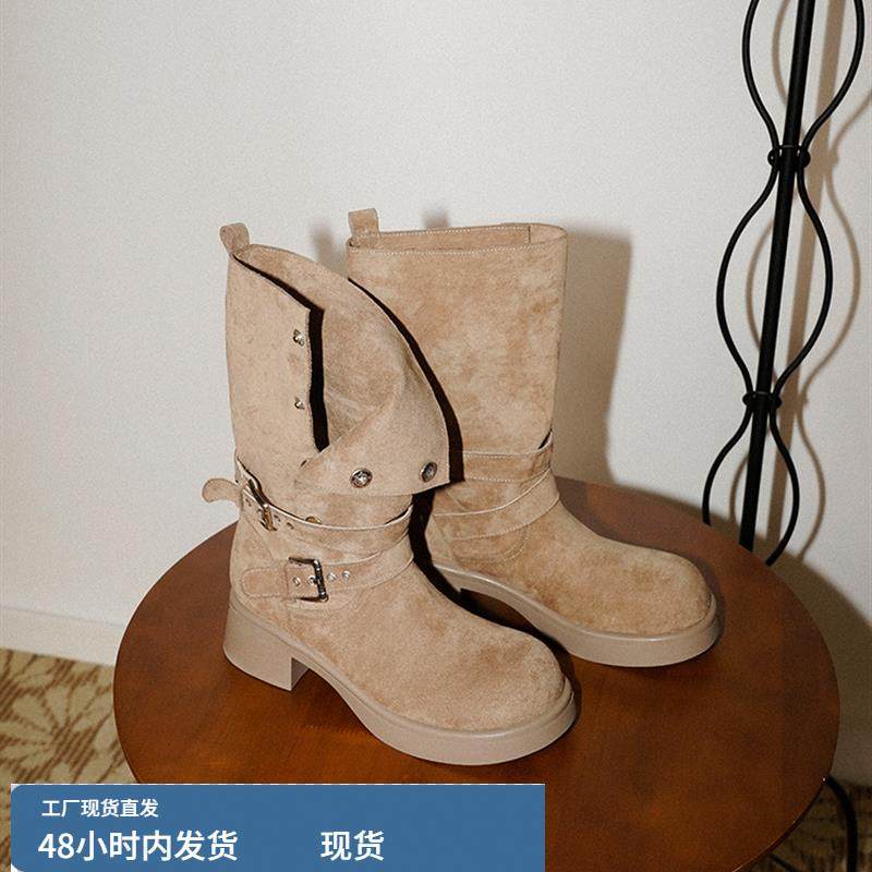 梨小七~帅气机车靴女覆古皮带扣粗跟厚底圆头马丁靴外穿炸街短靴