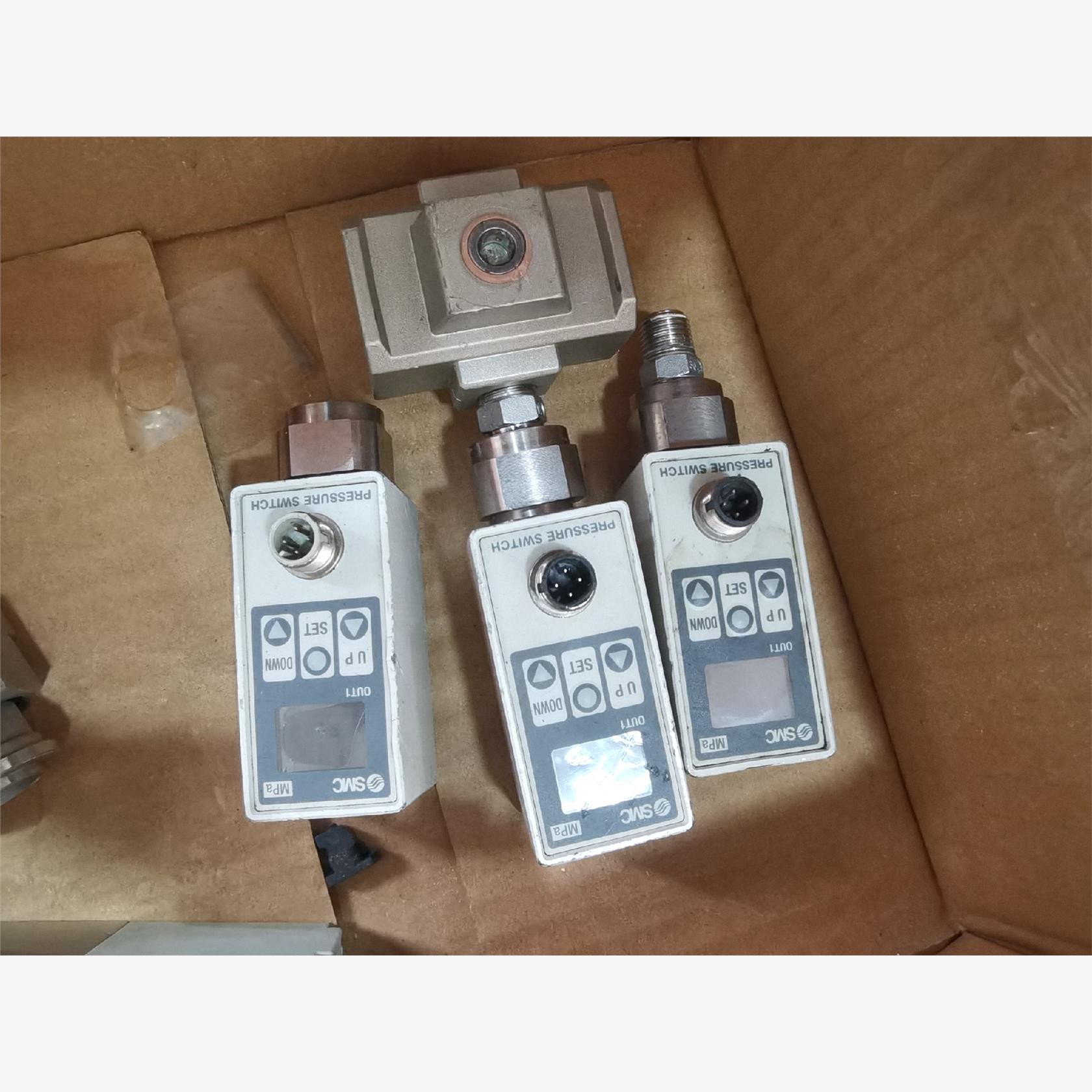 SMC ISE70-02-43成色如图3个打包200元议价