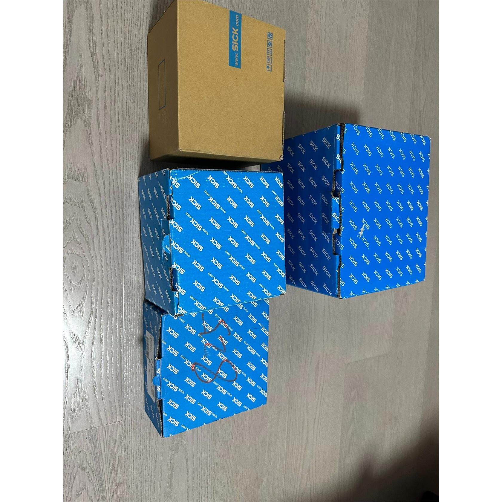 S30A-4011CA++激光头外包装盒子，包括说明书+碟片