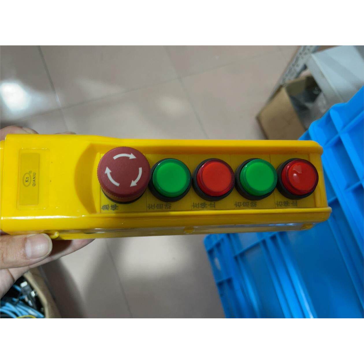 行车起重机按钮手柄，工程剩余2个，图片实物拍摄，一个全新带包