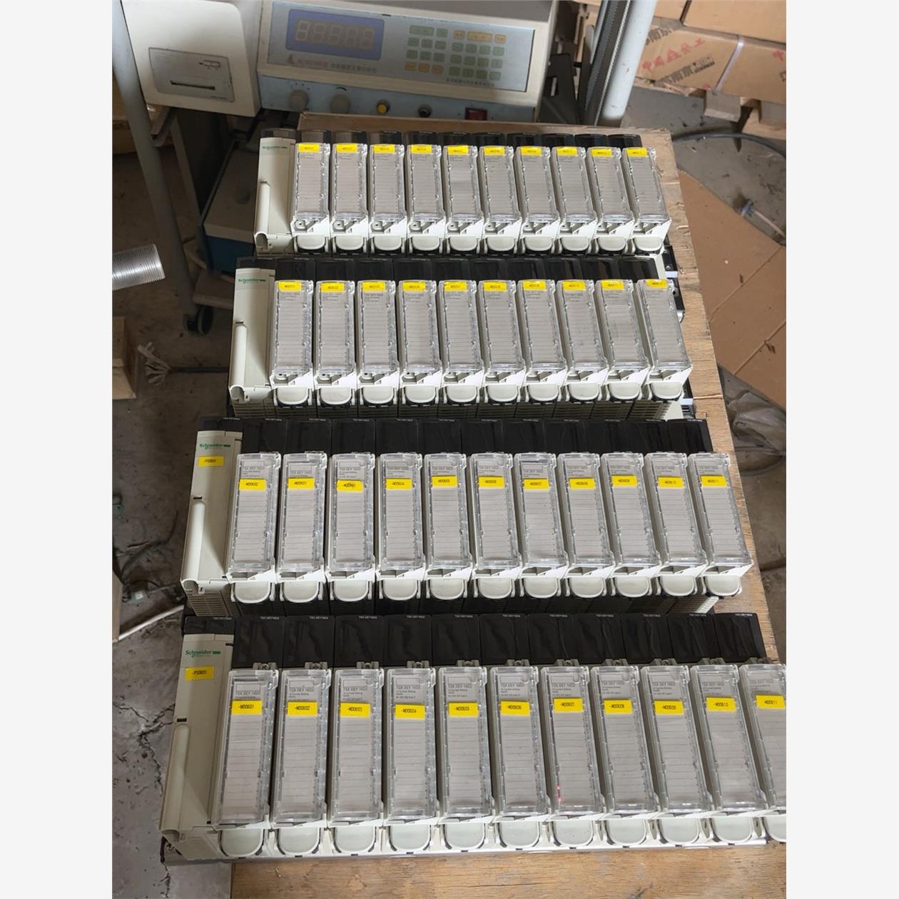 施耐德TSX系列 全新库存现货正品  一共四套议价