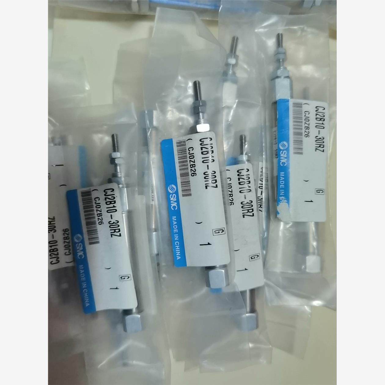 全新库存现货SMC气缸  CJ2B10-30RZ实图假货白送