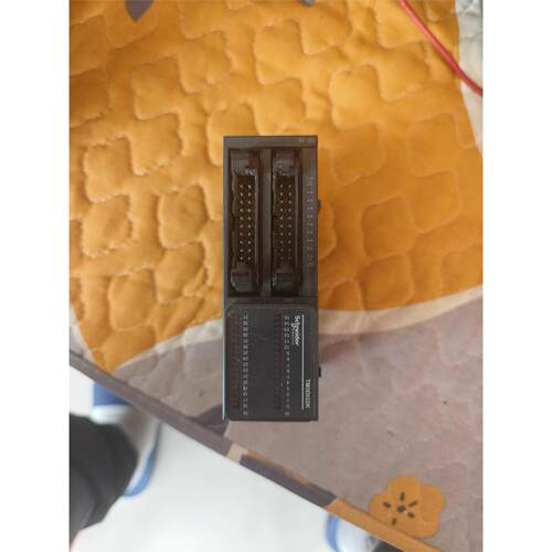 施耐德TM3DI32K一台，