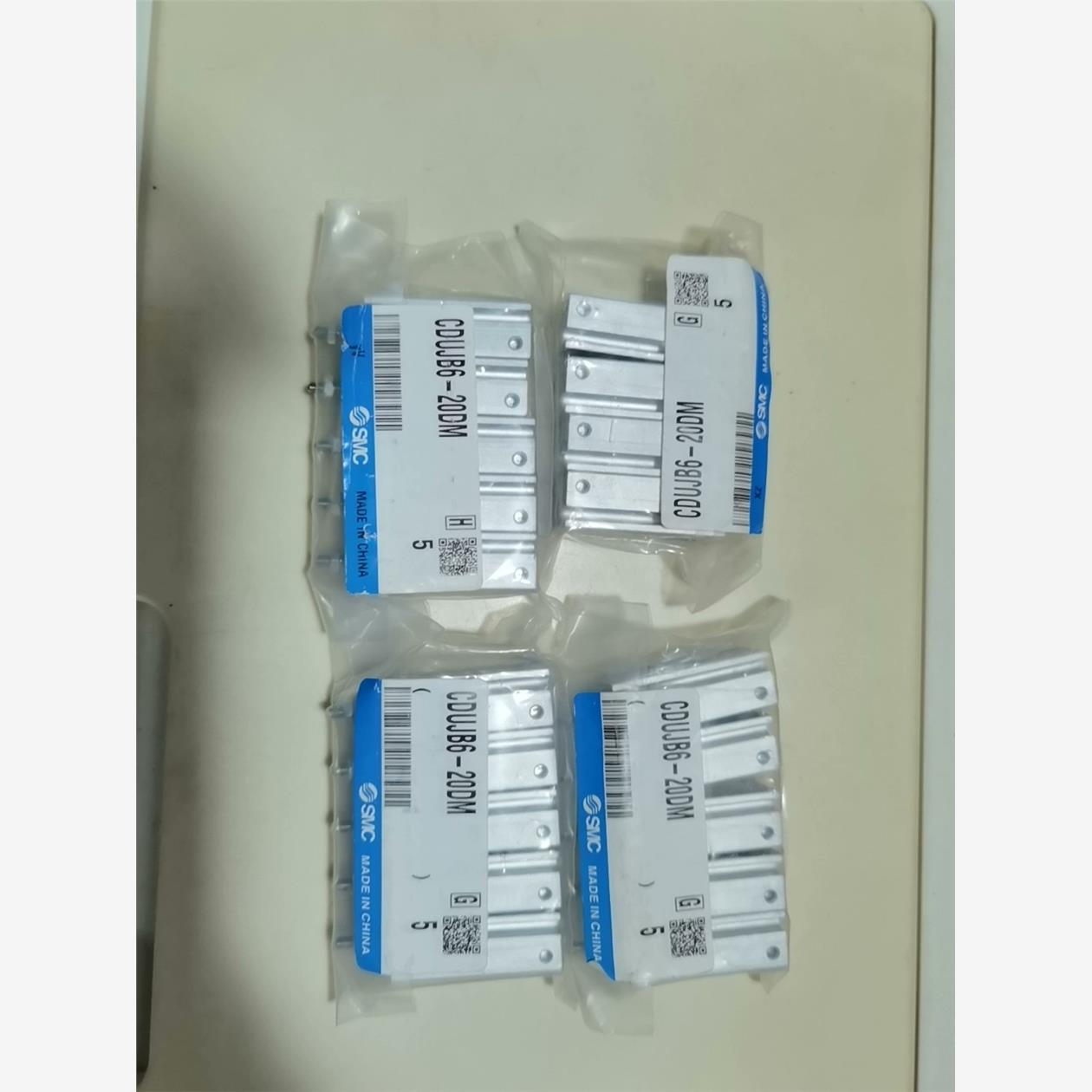 全新库存现货SMC气缸，CDUJB6-20DM正品保证假货白送