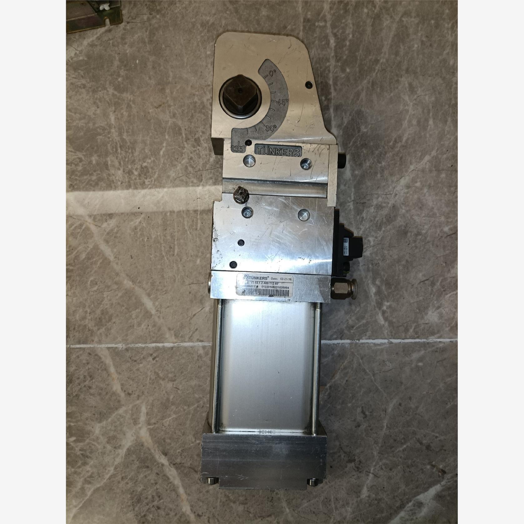 TUNKERS德珂斯预压紧气缸现货V2 63.1 Z A00议价