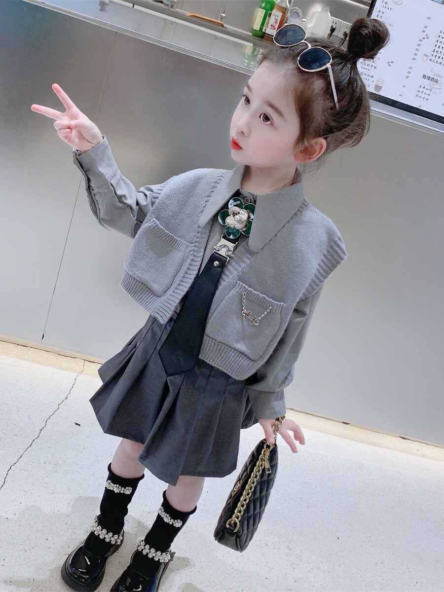 여자 1 아이 3 피스 세트 2024 가을 새로운 스타일 5 여자  니트 가디건 짧은 치마 유행 정장 서양식 봄 가을 의류