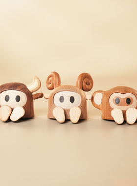 原上城原创设计治愈系可爱小牛小羊小猴子实木挂件办公室桌面摆件
