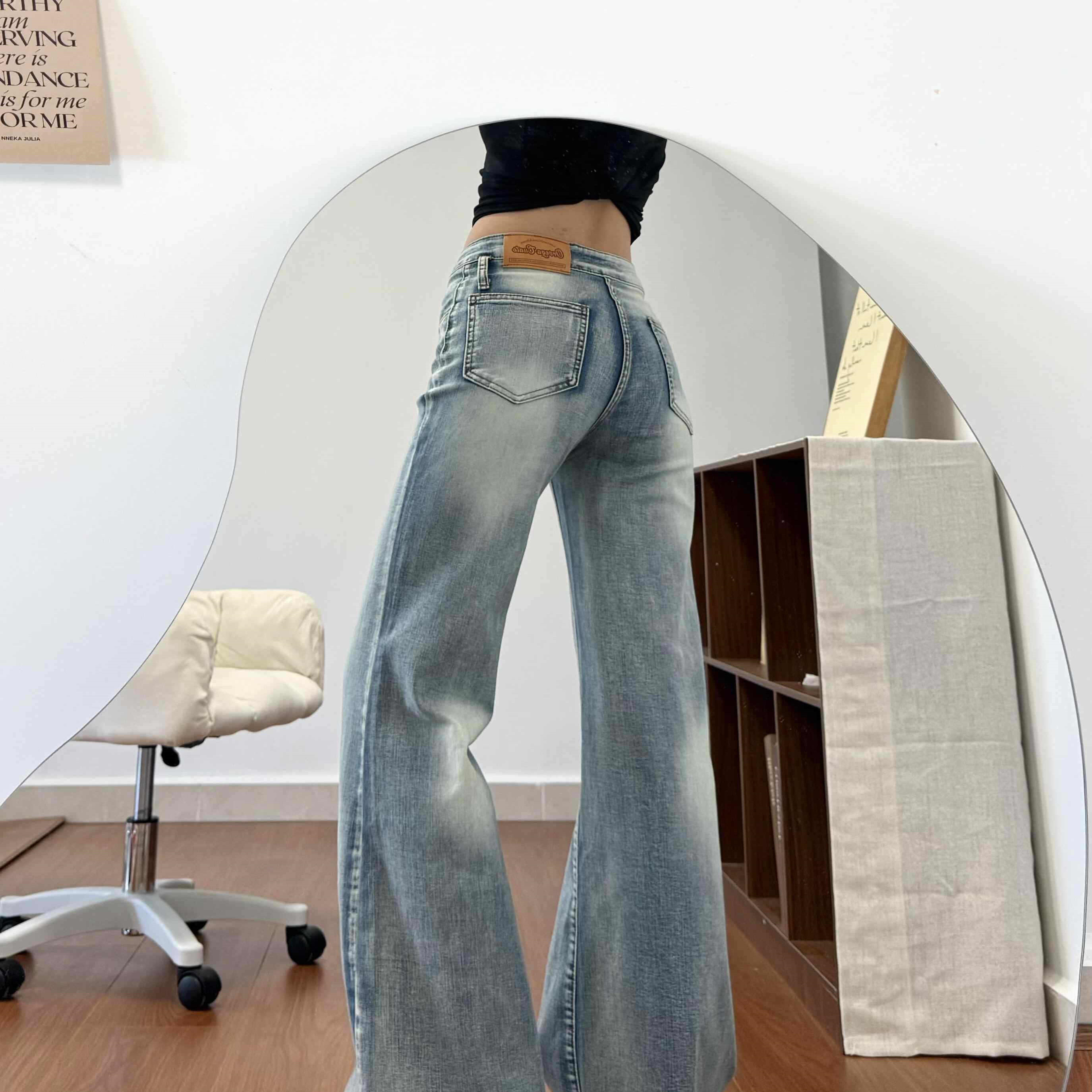 美式复古微喇牛仔裤女2025年秋季新款低腰显瘦辣妹不贴腿喇叭裤子