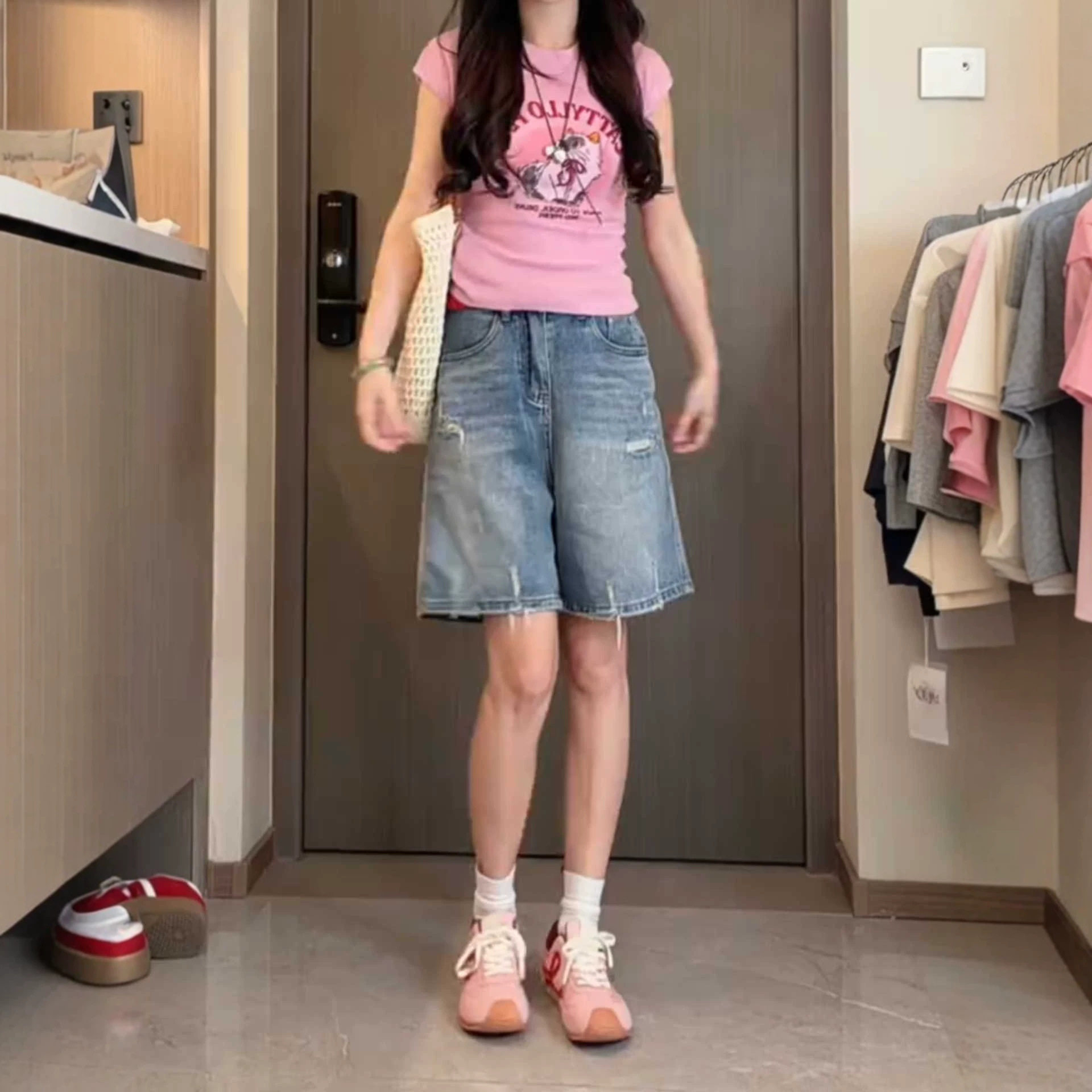 蓝色a字阔腿牛仔短裤女2026夏季新款大码胖mm高腰显瘦五分直筒裤