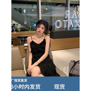 高级感赫本风黑色吊带连衣裙女夏季收腰不规则开叉长裙设计感裙子