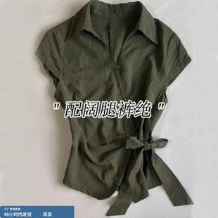 复古橄榄绿条纹衬衫短袖T恤女夏季收腰显瘦小众衬衣独特气质上衣