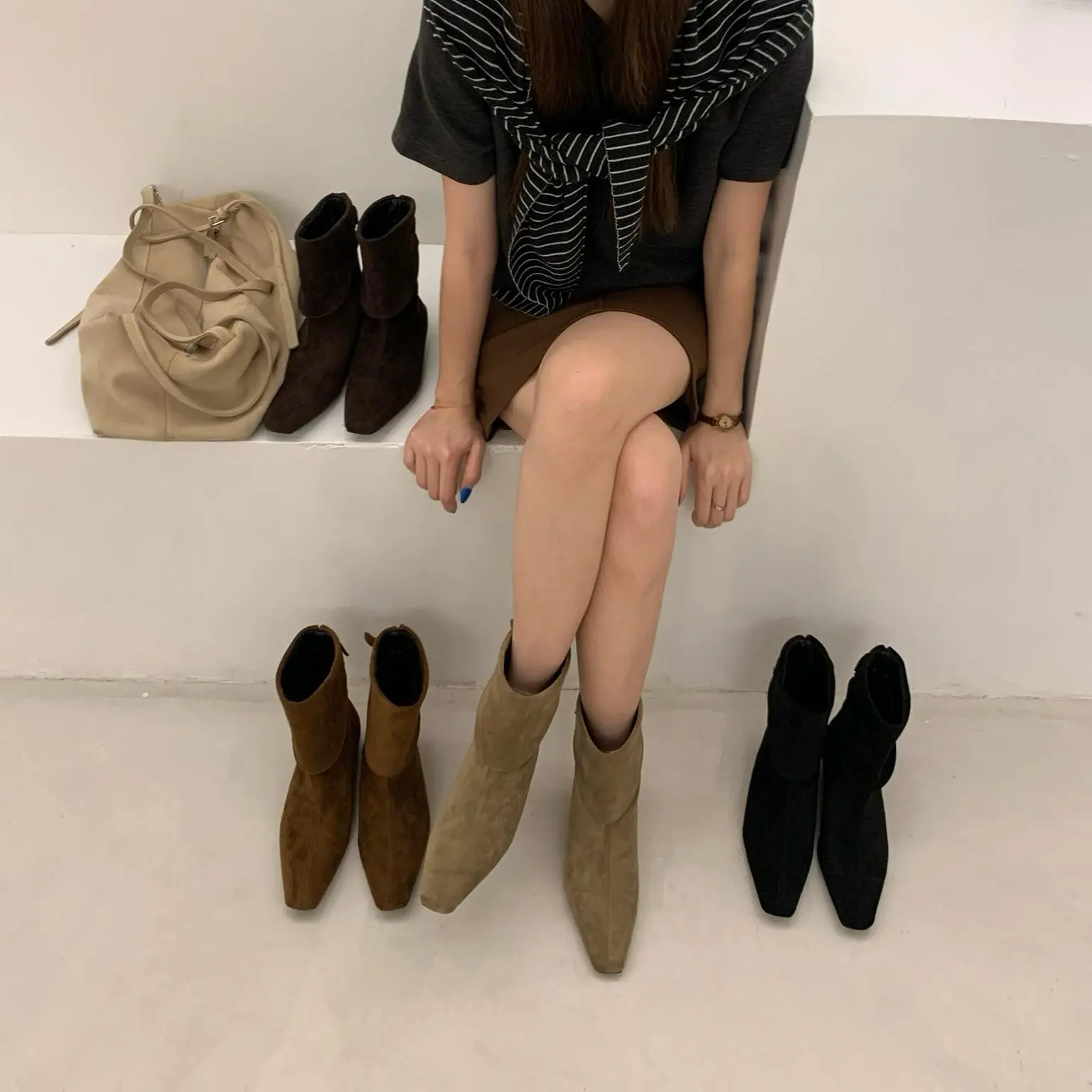 韩版小众翻折切尔西瘦瘦靴短靴女2025秋冬季坡跟小方头西部牛仔靴