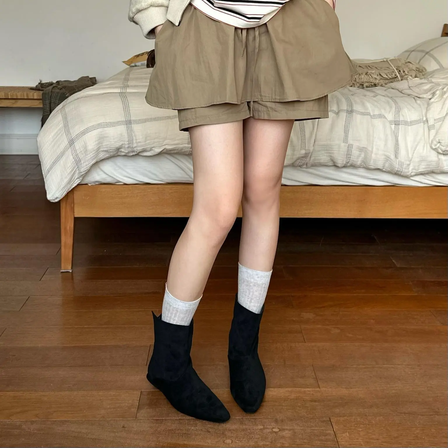 显瘦大长腿宽松慵懒风绒面时装靴2025秋冬新款方头粗低跟短筒靴女