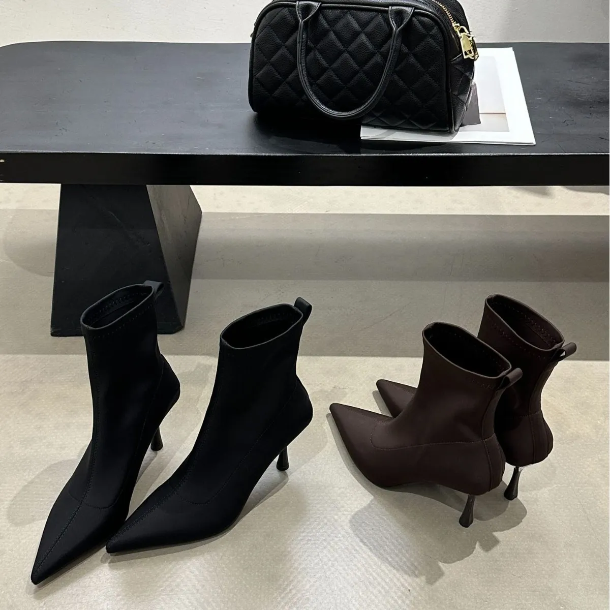 尖头短靴女新款2025秋冬女靴细跟靴子套筒瘦瘦靴小众高跟鞋短筒靴