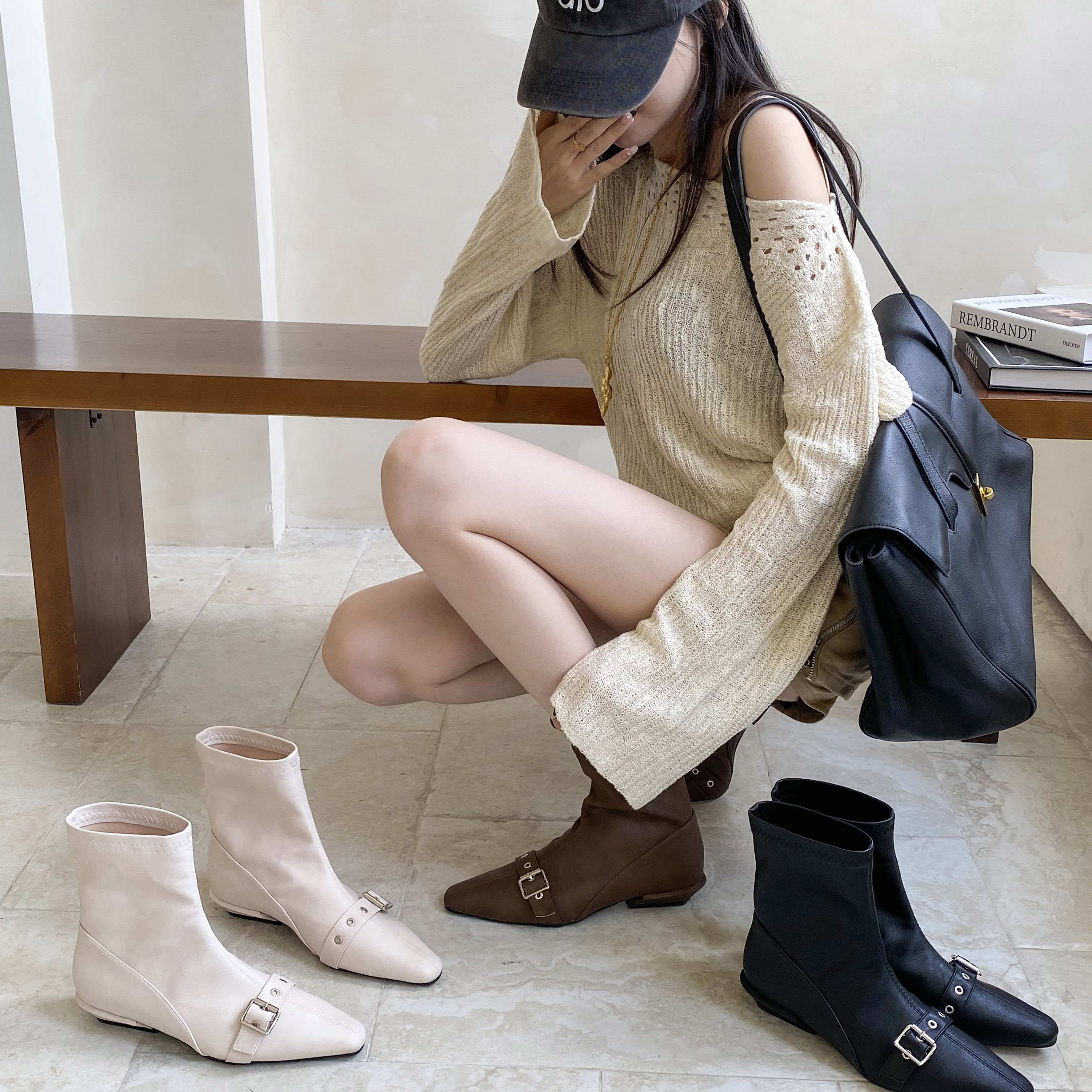 2025秋冬新款尖头粗跟矮跟气质显瘦法式时尚性感美绝女网红短靴