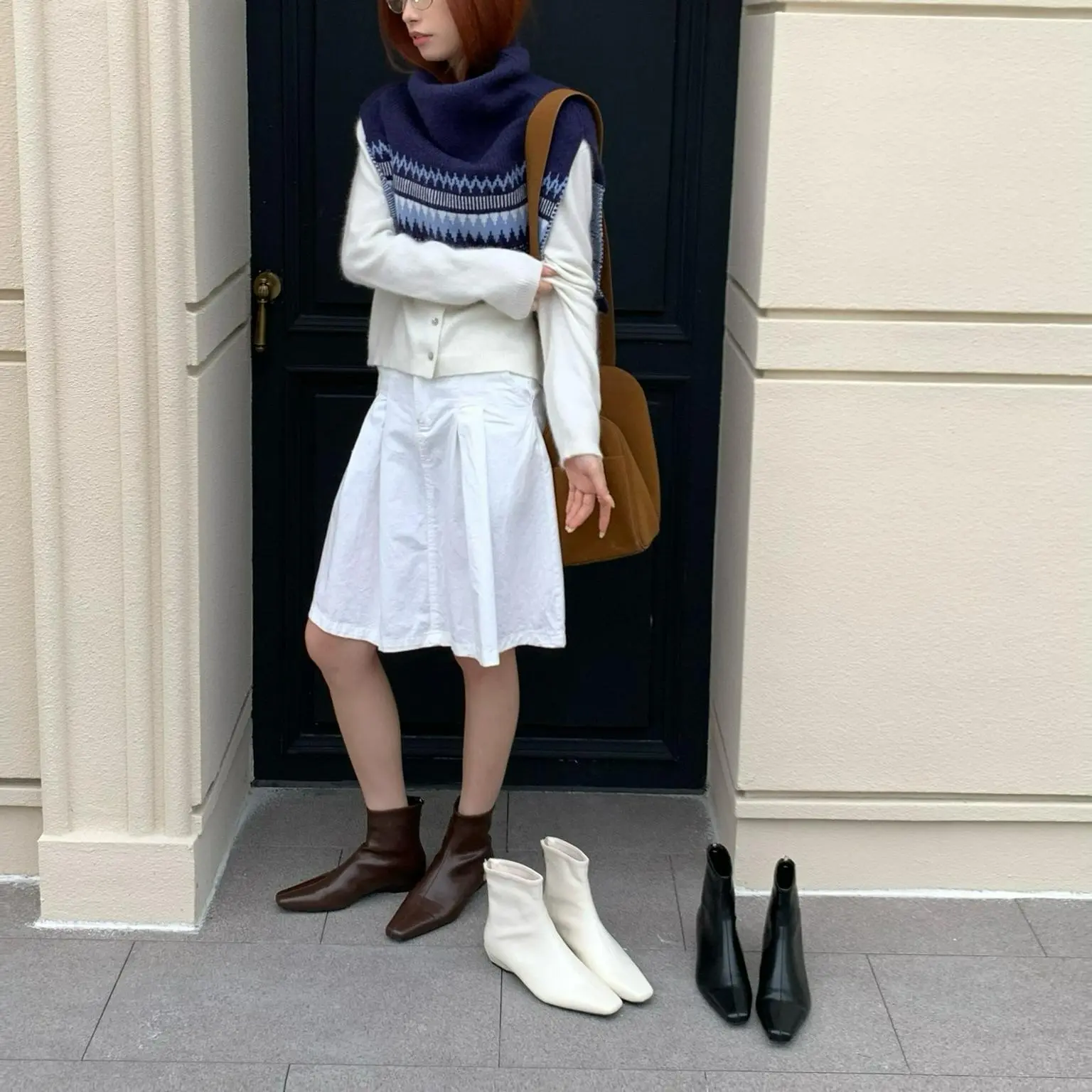 坡跟方头白色瘦瘦短靴女靴子2025新款秋冬季法式小裸靴咖色马丁靴