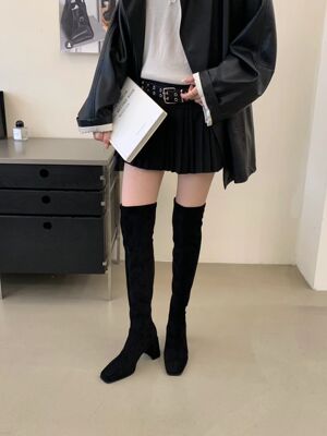 2026新款法式复古风尖头粗跟女靴女百搭款休闲时尚女长靴