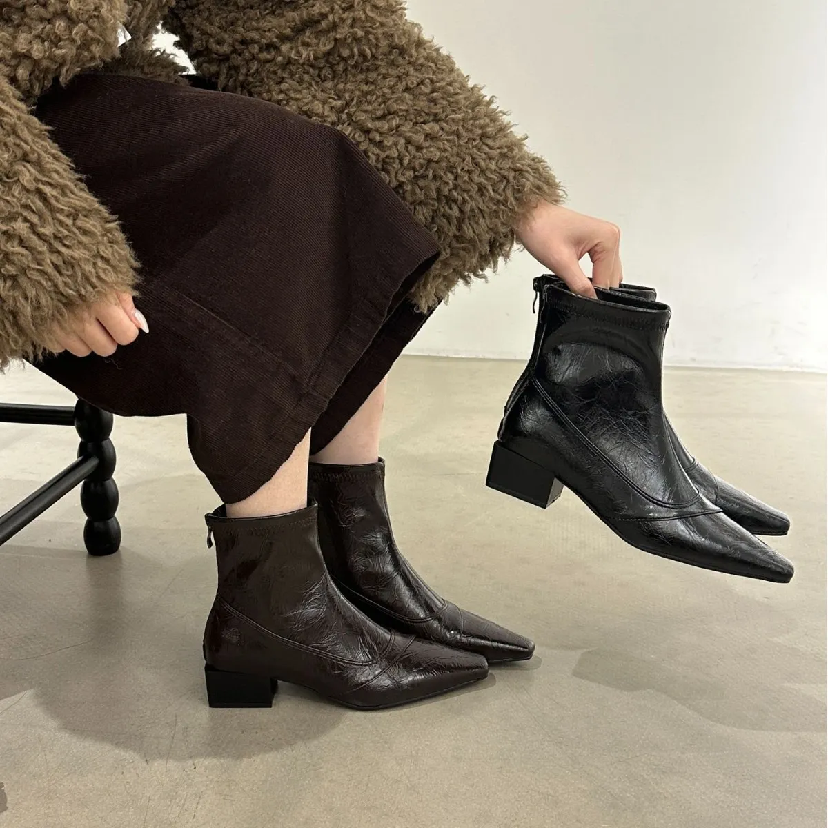 尖头短靴女2025秋冬新款靴子粗跟短筒女靴小众瘦瘦靴高跟鞋马丁靴