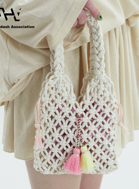 AHA爱侈艾·【徐艺洋同款】夏日海边镂空编织撞色内里沙滩手提包