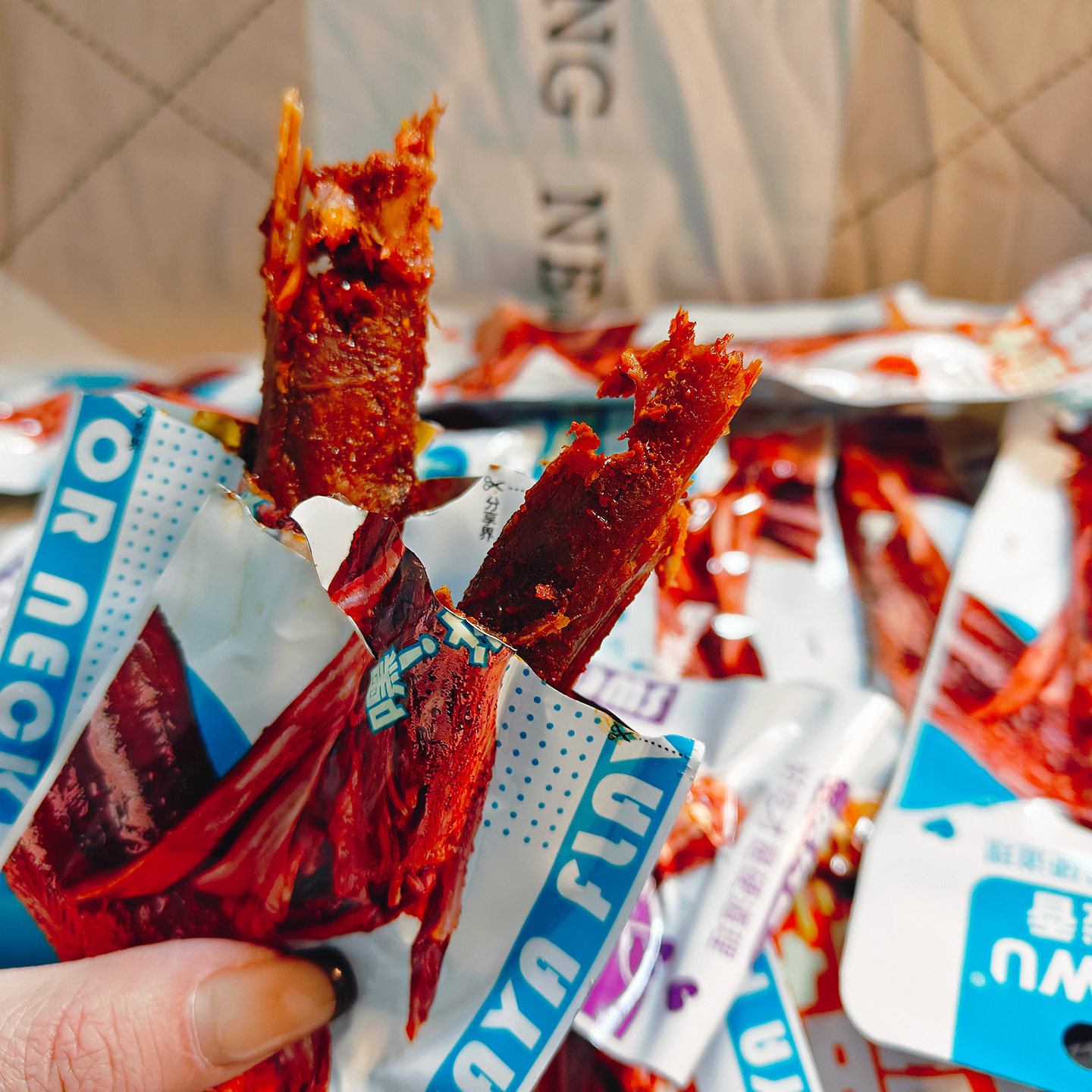 友我香烤脖糖醋味黑鸭味蜜汁味42g解馋郊游下酒菜下饭菜零食小吃,零食/坚果/特产,鸡肉零食,淘宝优惠券,粉丝福利购,淘宝优惠卷