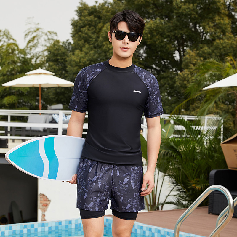 新款泳衣男士成人一套泡温泉男生上衣游泳套装防尴尬海滩短袖宽松