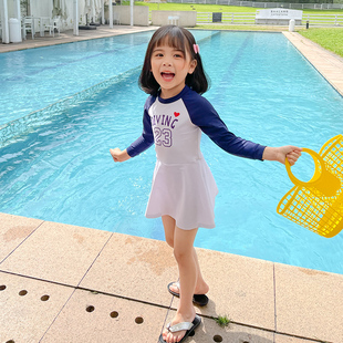 新款 女童女孩中大童运动防晒游泳衣沙滩泳装 儿童泳衣连体裙式 长袖