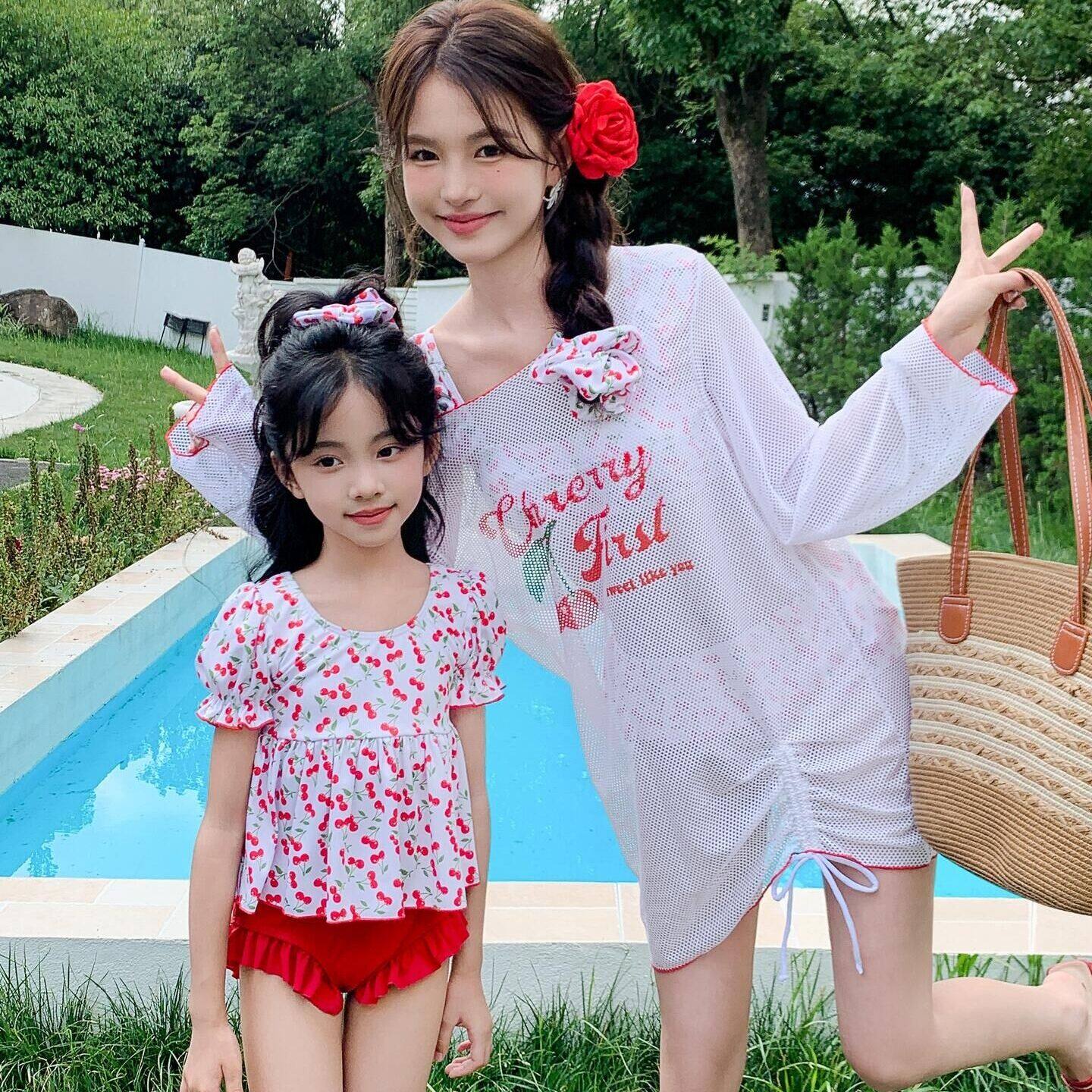 新款韩版亲子泳衣母女小众ins高颜值显瘦遮肚保守女孩女童泡温泉