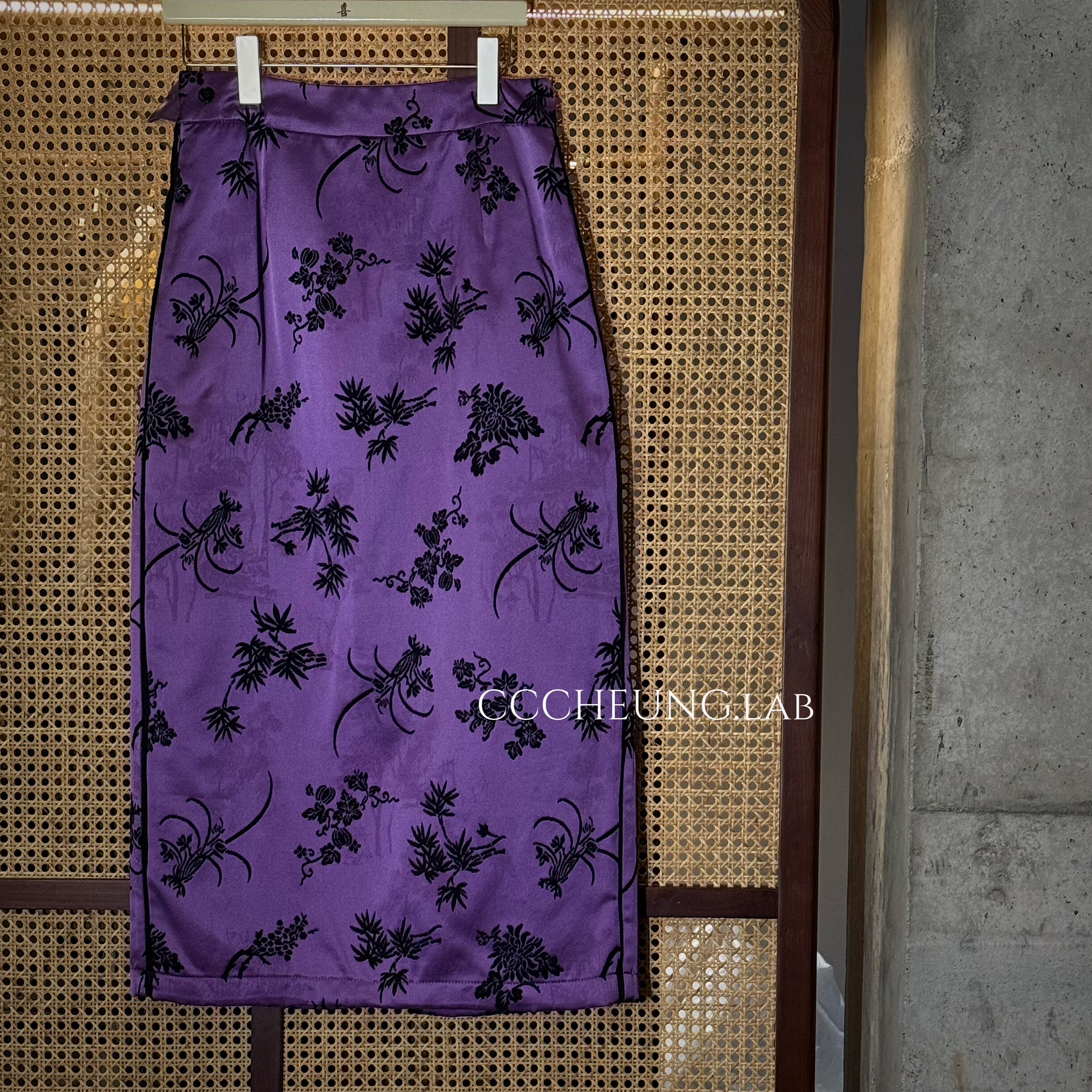 百岁兰民族风绣花中长款半身裙