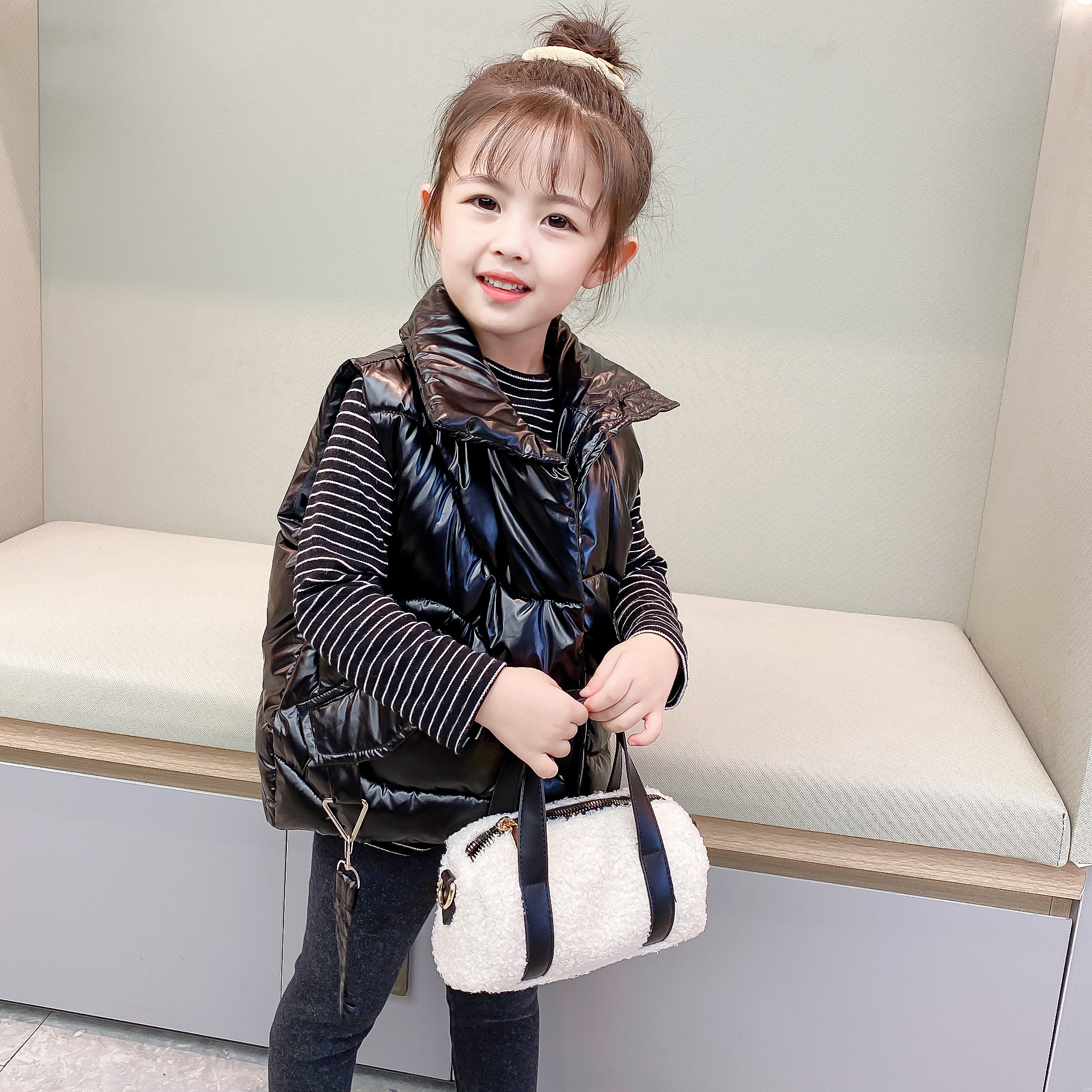 2023新款女宝宝秋冬装女童加厚羽绒棉马甲背心洋气马夹外套3-8岁