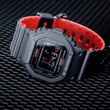 CASIO卡西欧G-SHOCK双色黑红方块DW-5600HR-1 GA-110HR-1A手表