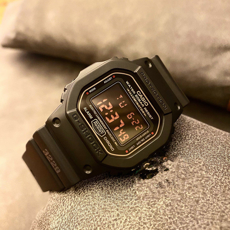 casio卡西欧g-shock军事反显红字经典防水电子手表dw-5600ms-1a