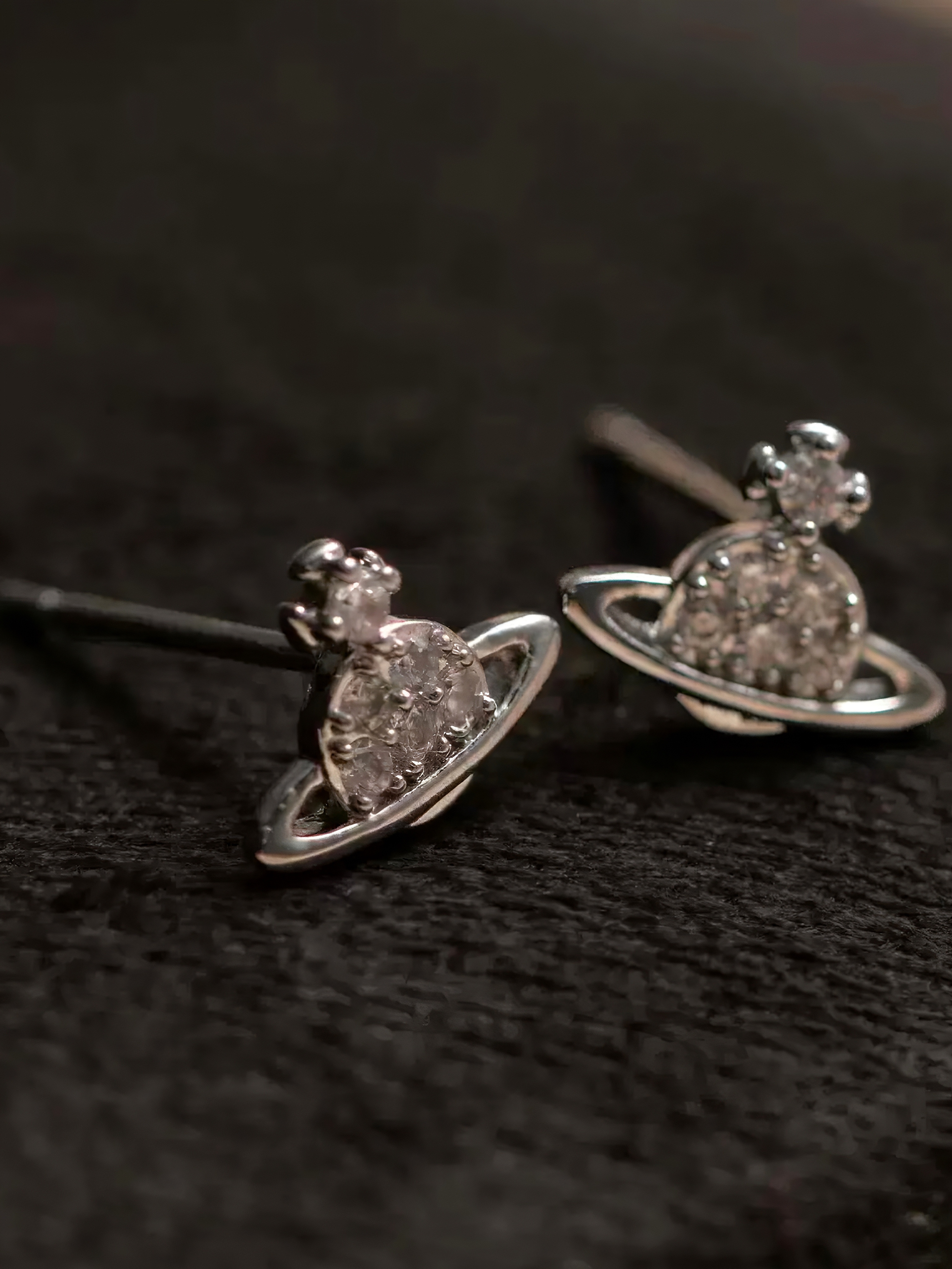 迷你精致镶钻星球耳钉