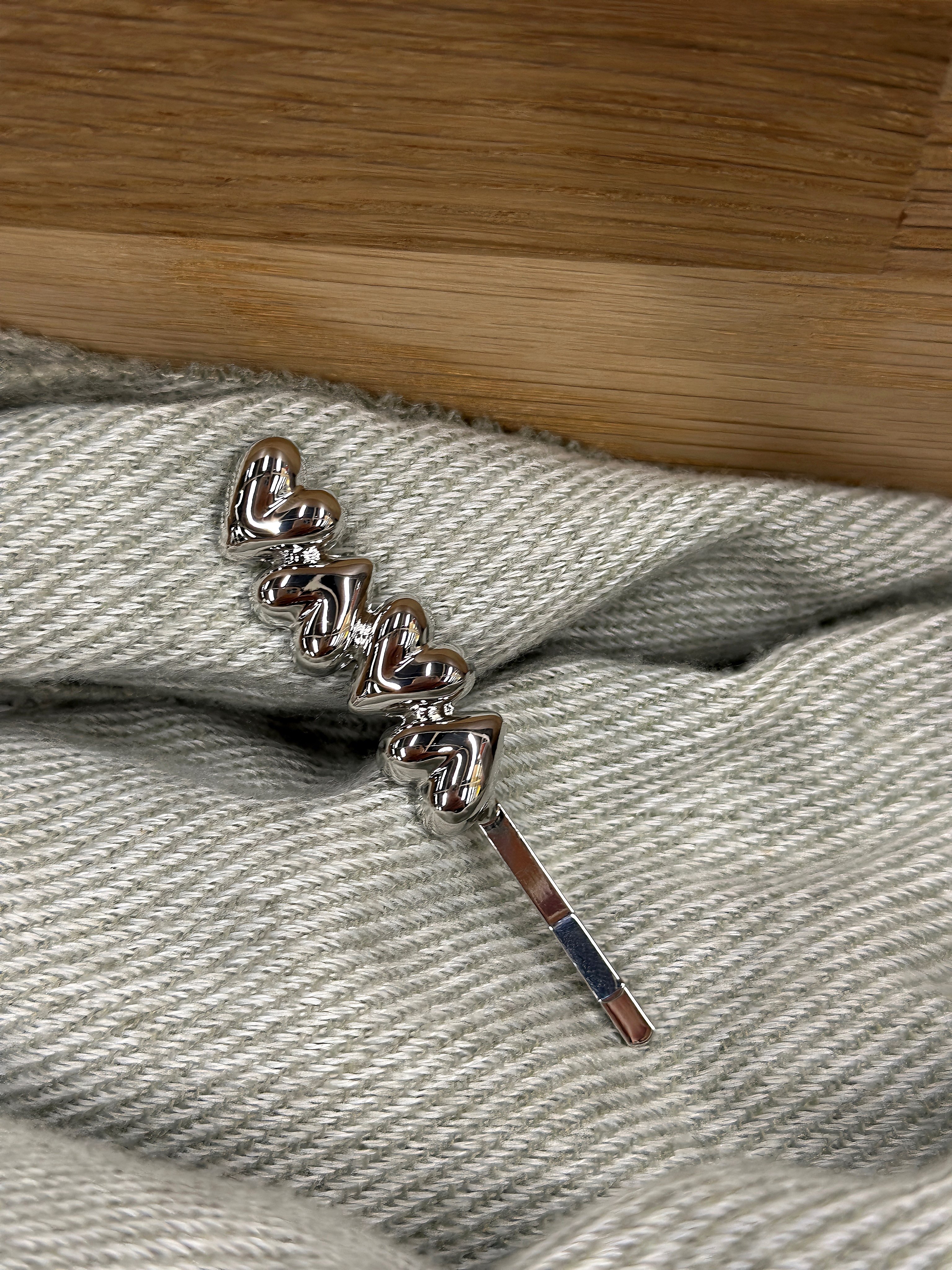 韩代同款错落爱心一字夹