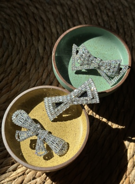 vogueess赵露思同款金属锆石蝴蝶结发夹鸭嘴夹时髦质感满钻小众感