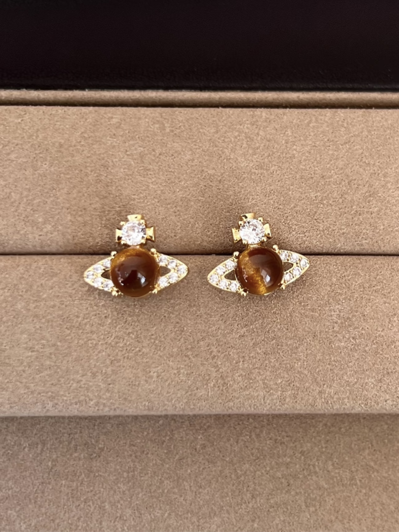 轻奢质感虎眼石土星耳钉